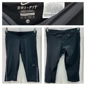 Nike Dri Fit running black althetic capri capris women's xs‎ zippered pocket